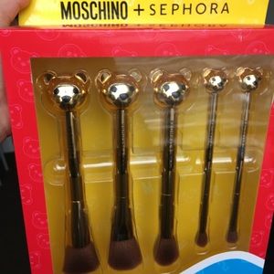 Moschino Bear Brush Set limited edition